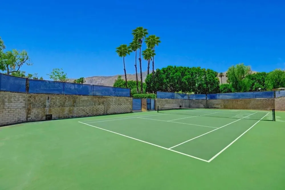 680 Ashurst Court #100 Palm Springs, CA 92262