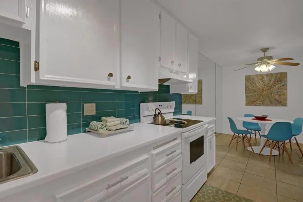 680 Ashurst Court #100 Palm Springs, CA 92262
