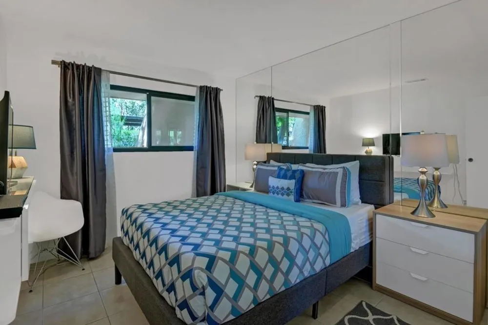 680 Ashurst Court #100 Palm Springs, CA 92262