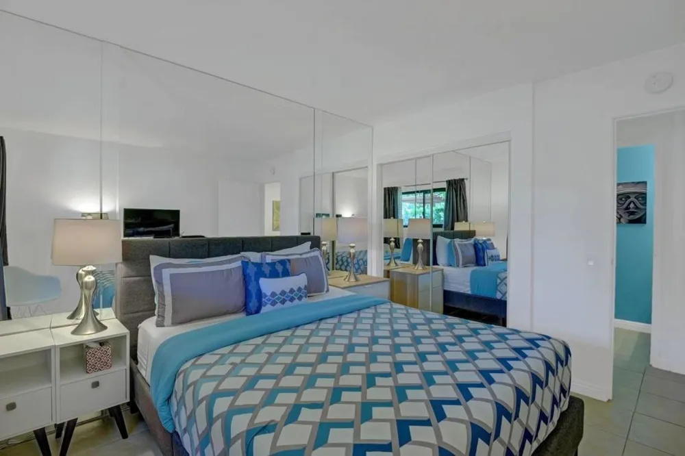 680 Ashurst Court #100 Palm Springs, CA 92262