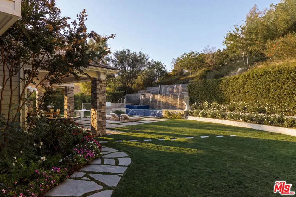 25081 Lewis And Clark Road Hidden Hills, CA 91302