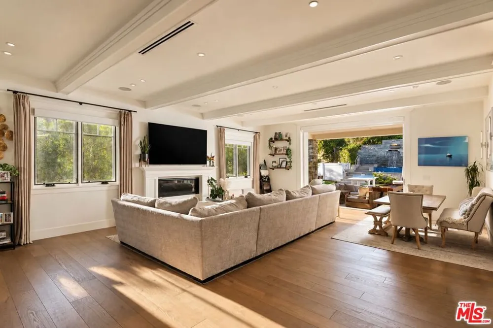 25081 Lewis And Clark Road Hidden Hills, CA 91302