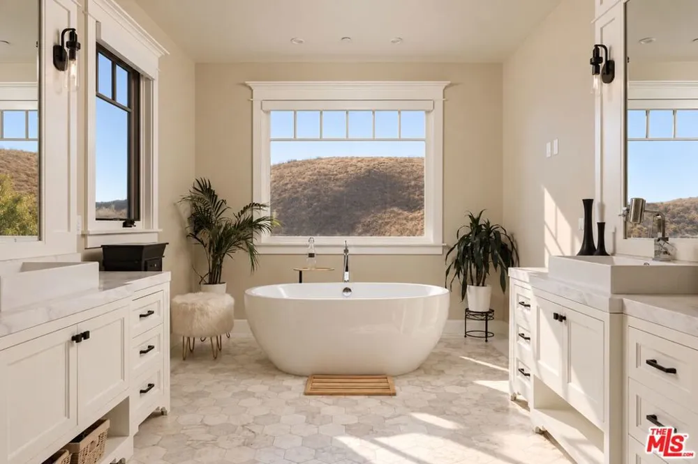 25081 Lewis And Clark Road Hidden Hills, CA 91302