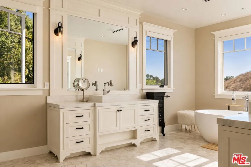 25081 Lewis And Clark Road Hidden Hills, CA 91302
