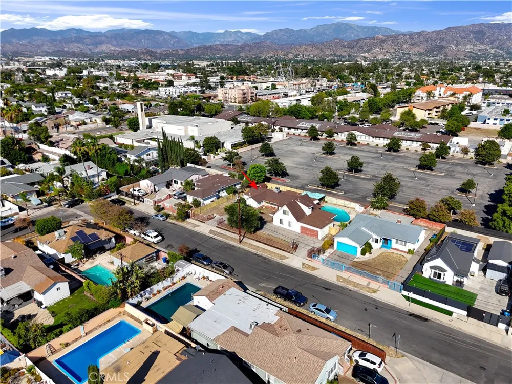 7522 Radford Avenue North Hollywood, CA 91605