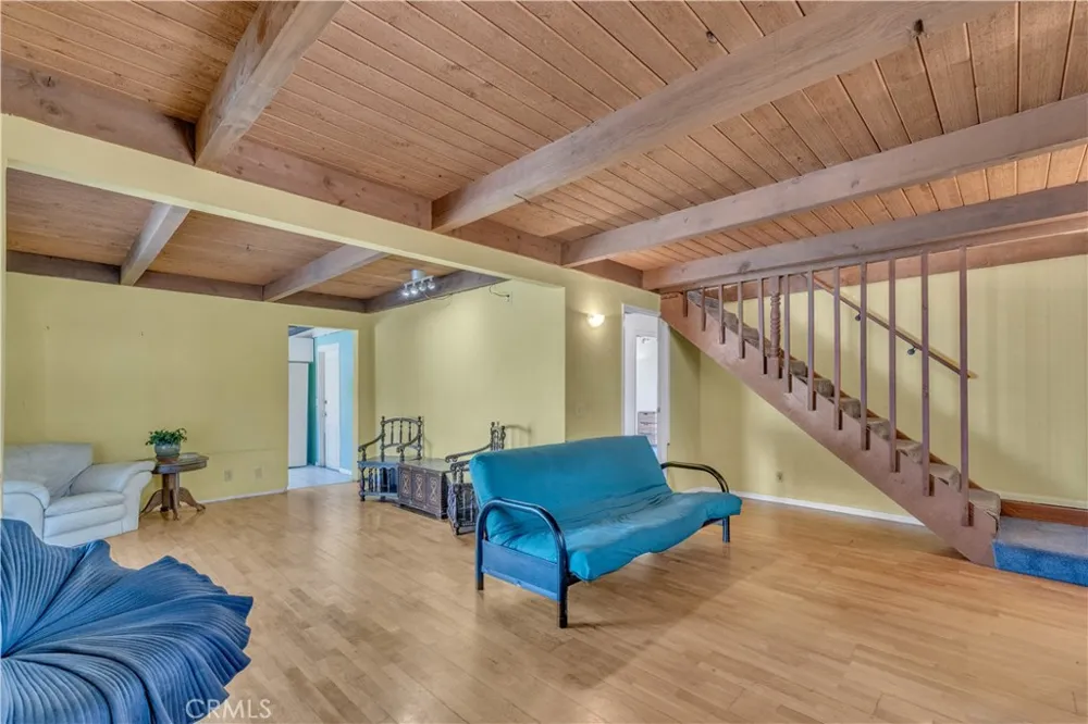 7522 Radford Avenue North Hollywood, CA 91605