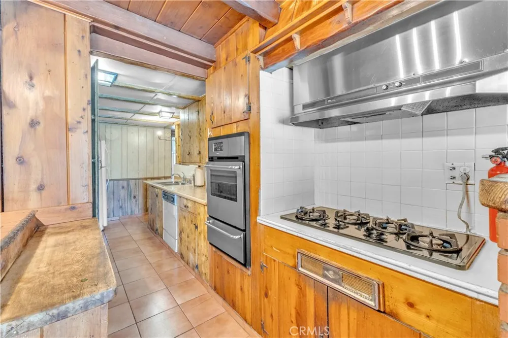 7522 Radford Avenue North Hollywood, CA 91605