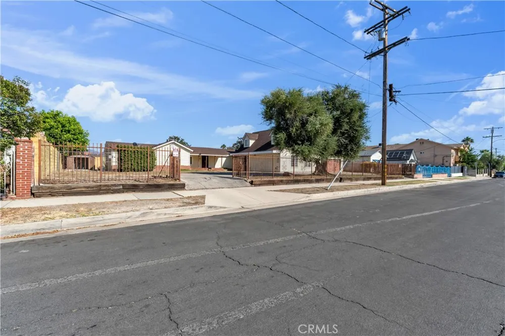 7522 Radford Avenue North Hollywood, CA 91605