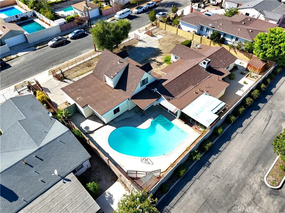 7522 Radford Avenue North Hollywood, CA 91605