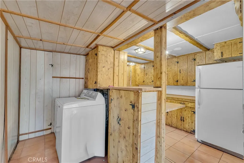 7522 Radford Avenue North Hollywood, CA 91605