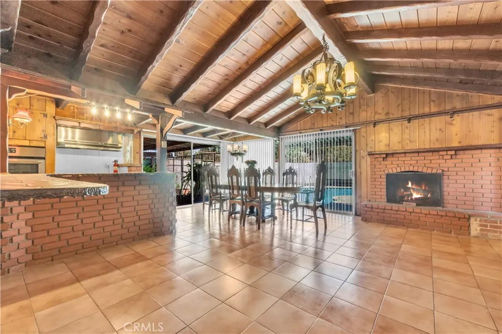 7522 Radford Avenue North Hollywood, CA 91605