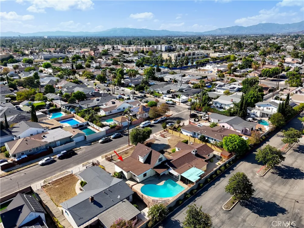 7522 Radford Avenue North Hollywood, CA 91605
