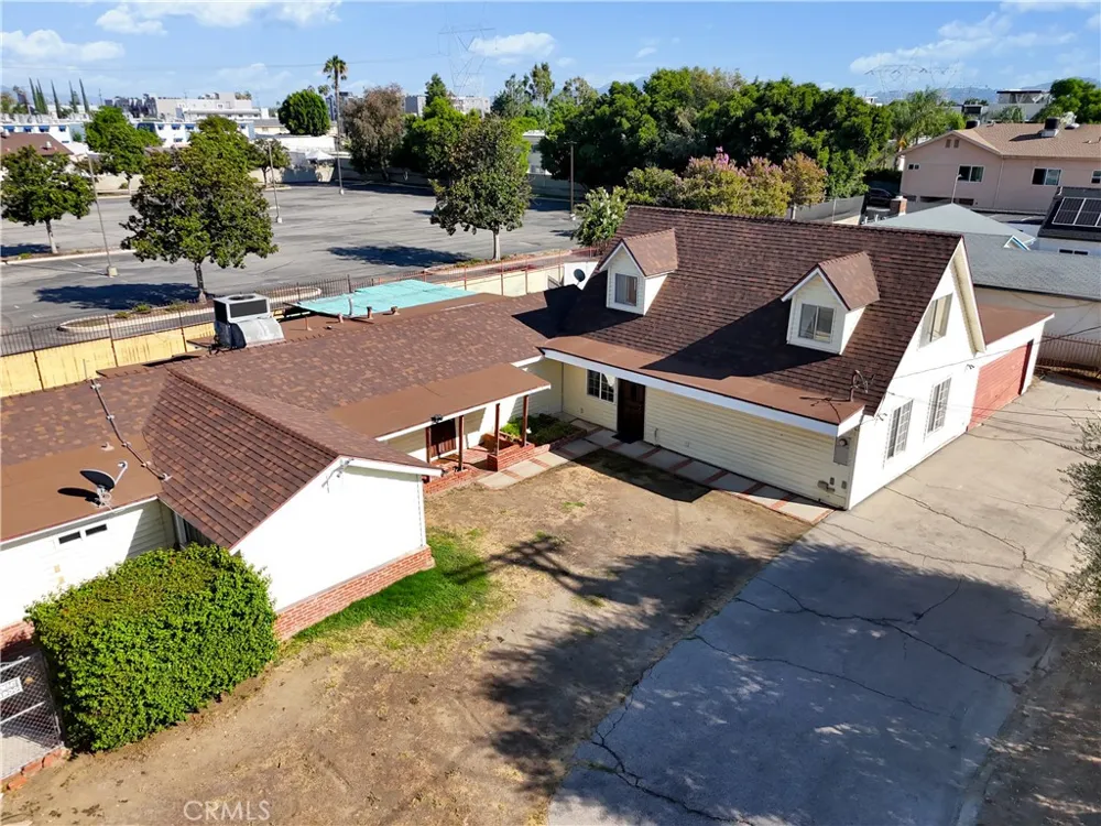 7522 Radford Avenue North Hollywood, CA 91605