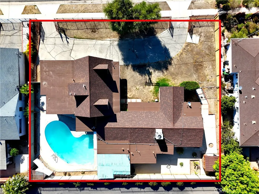 7522 Radford Avenue North Hollywood, CA 91605
