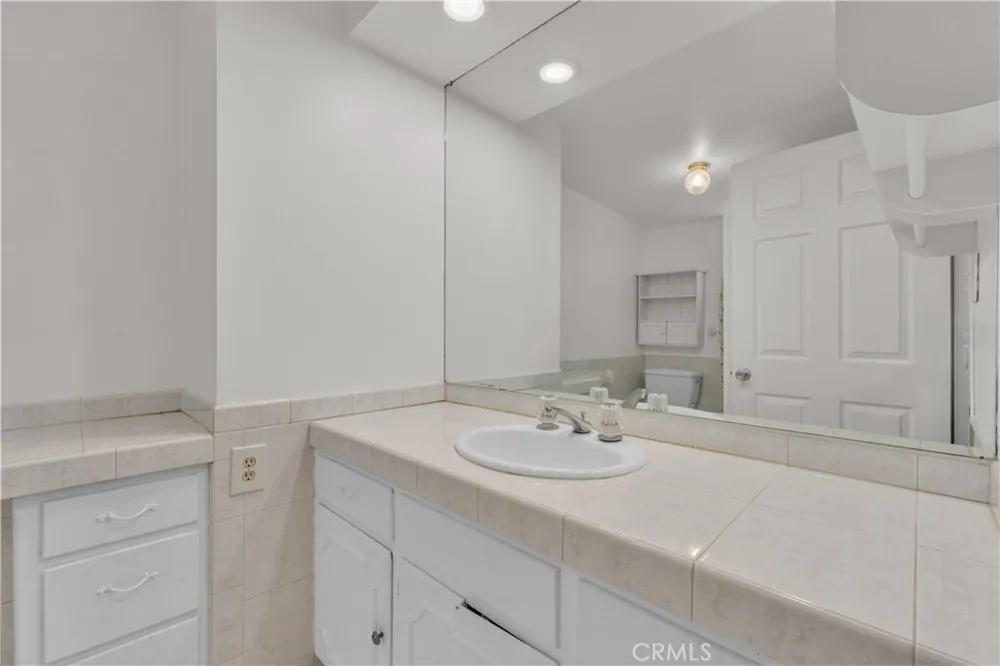 7522 Radford Avenue North Hollywood, CA 91605