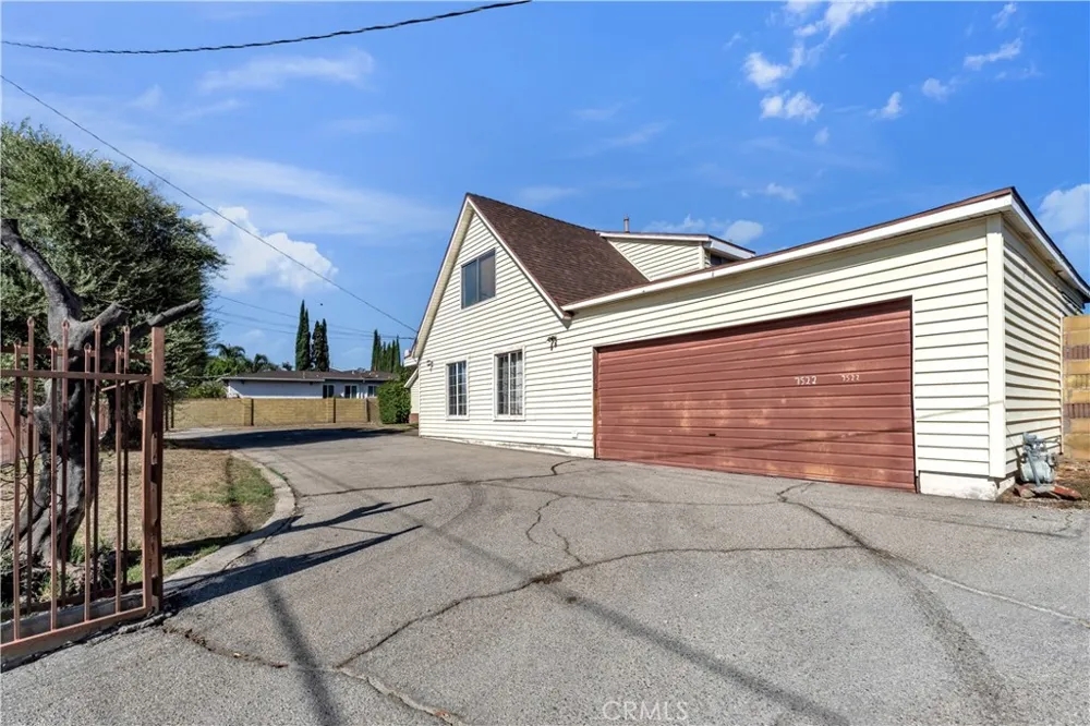 7522 Radford Avenue North Hollywood, CA 91605