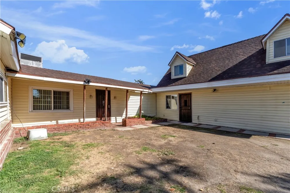 7522 Radford Avenue North Hollywood, CA 91605