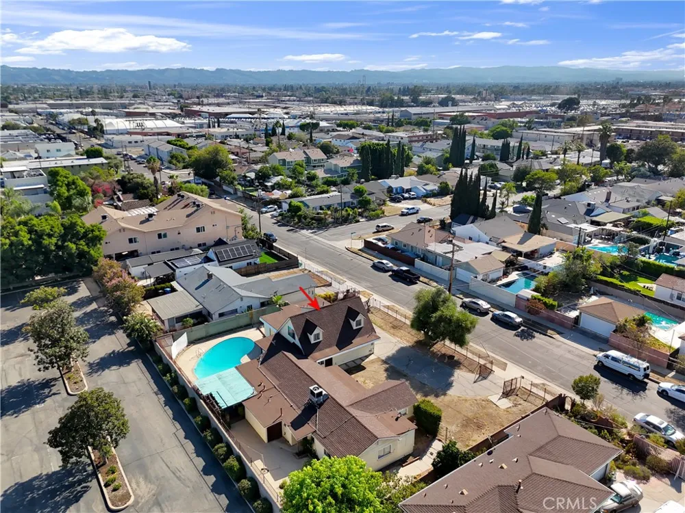 7522 Radford Avenue North Hollywood, CA 91605