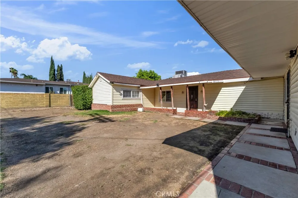 7522 Radford Avenue North Hollywood, CA 91605