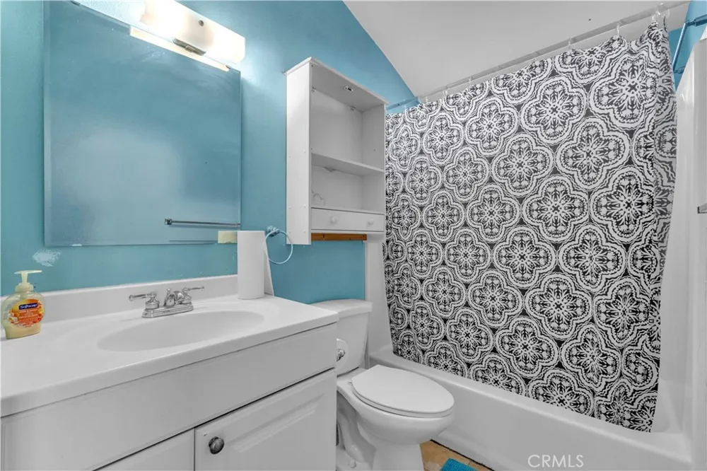 7522 Radford Avenue North Hollywood, CA 91605