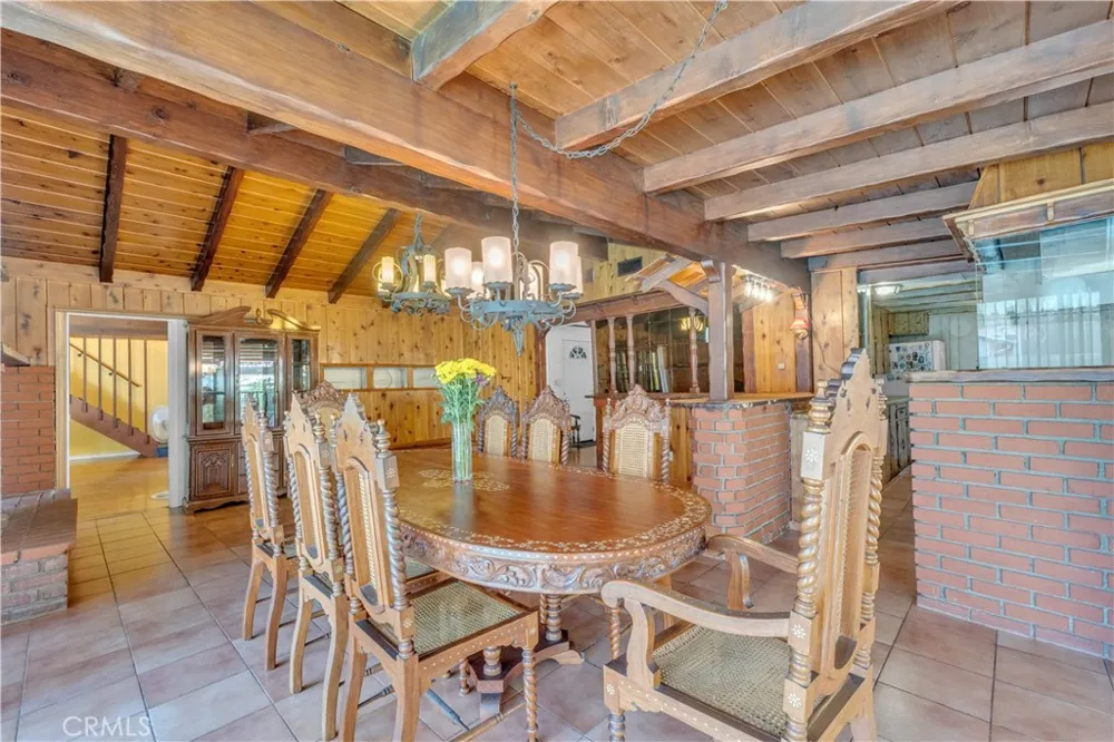 7522 Radford Avenue North Hollywood, CA 91605