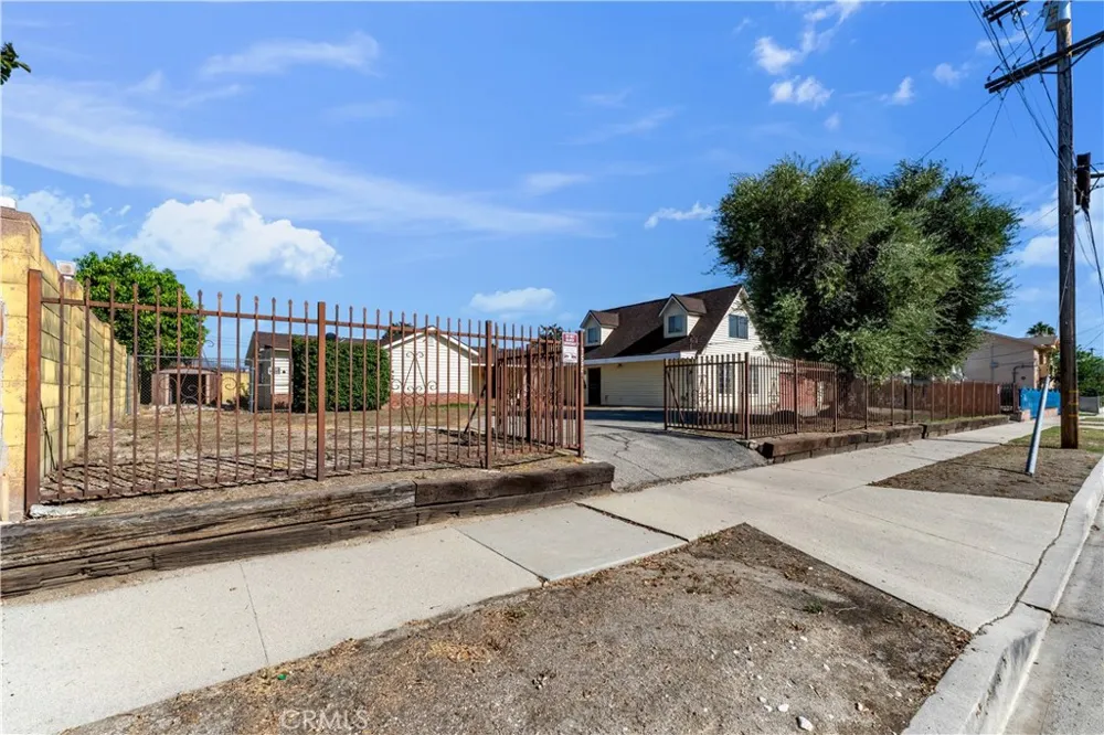 7522 Radford Avenue North Hollywood, CA 91605