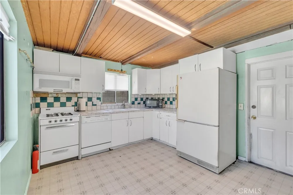 7522 Radford Avenue North Hollywood, CA 91605