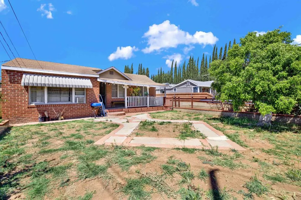 1336 Peach Avenue El Cajon, CA 92021