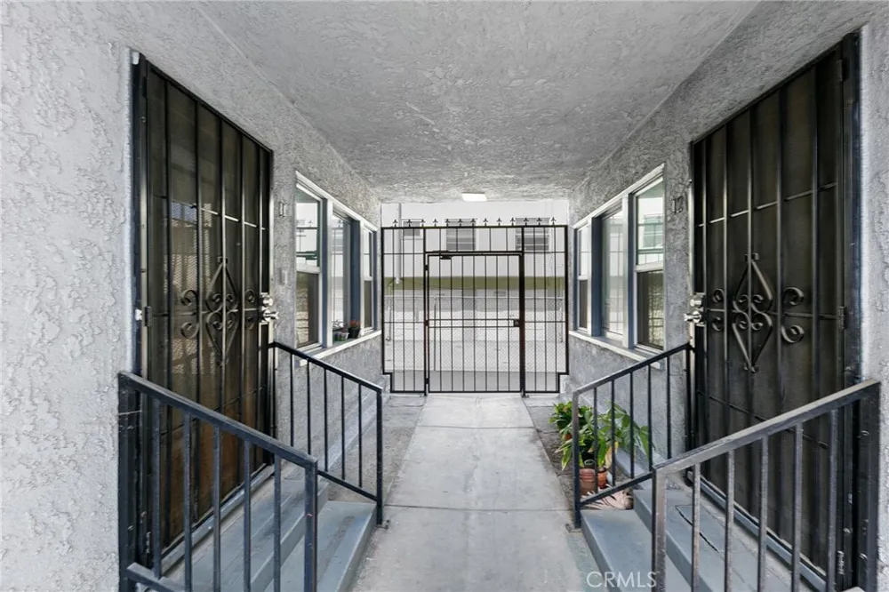 1059 Gladys Long Beach, CA 90804