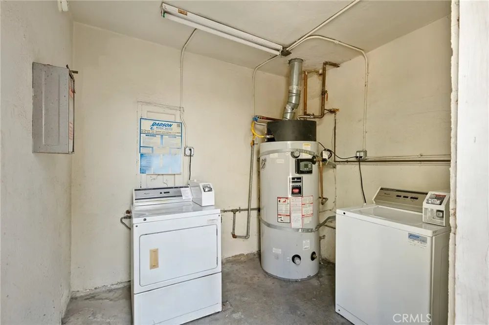 1059 Gladys Long Beach, CA 90804