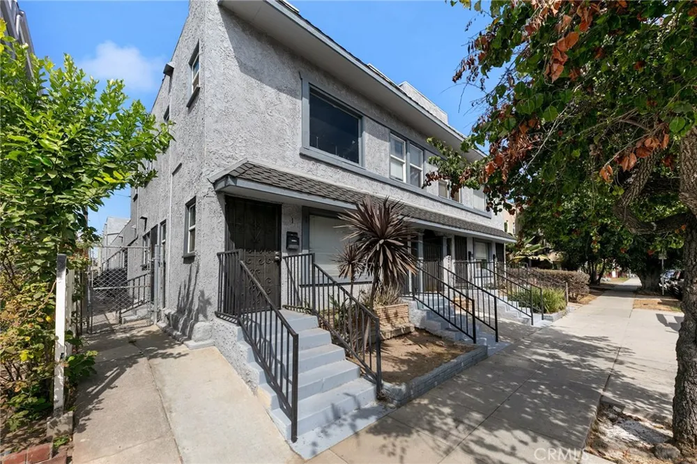 1059 Gladys Long Beach, CA 90804