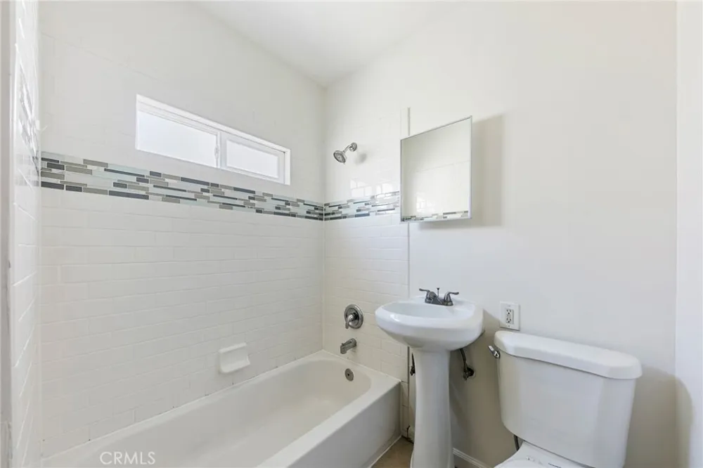 1059 Gladys Long Beach, CA 90804