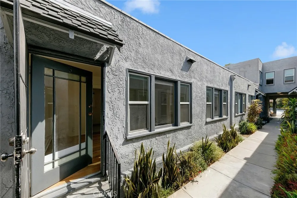 1059 Gladys Long Beach, CA 90804
