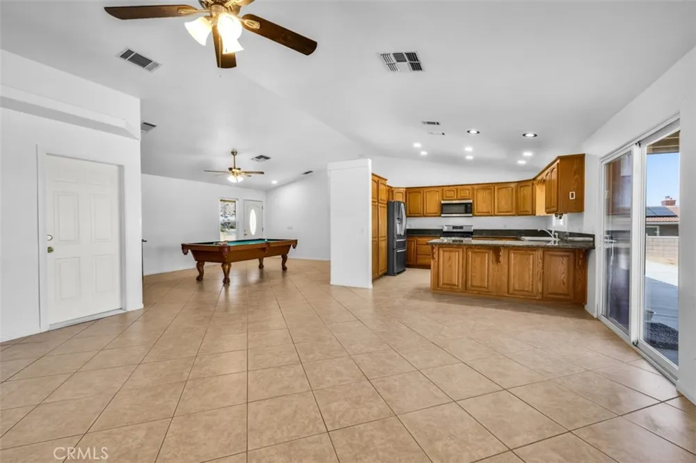 8469 Deer Yucca Valley, CA 92284