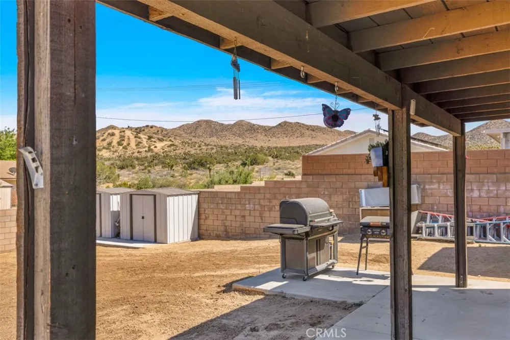 8469 Deer Yucca Valley, CA 92284