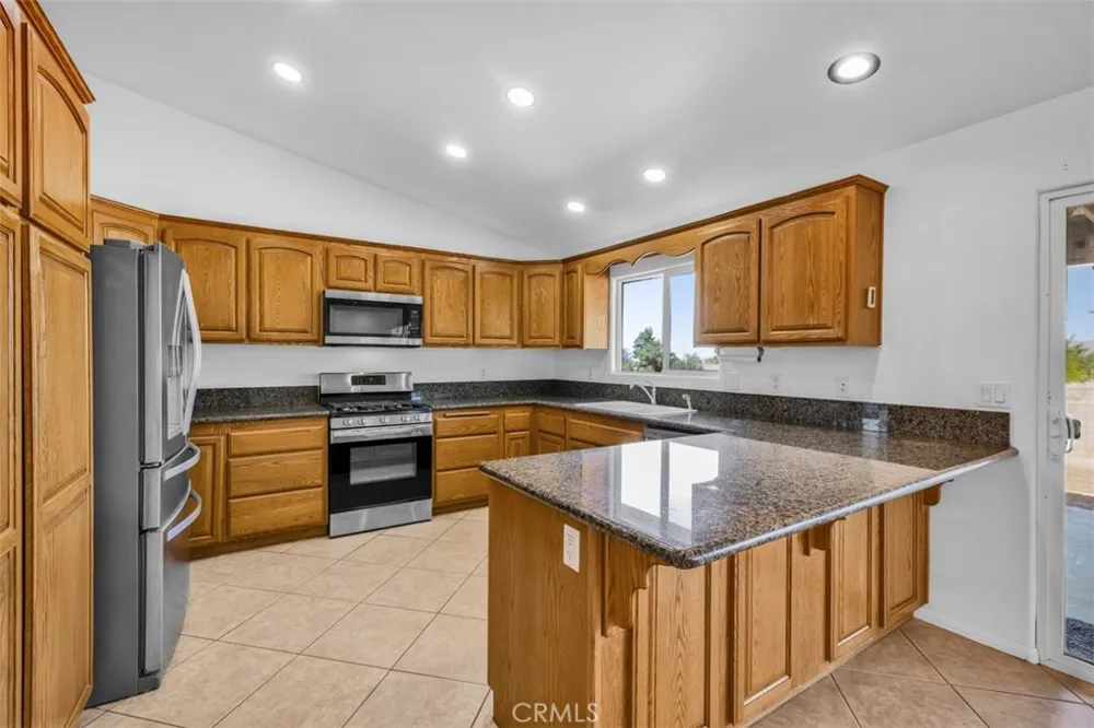 8469 Deer Yucca Valley, CA 92284