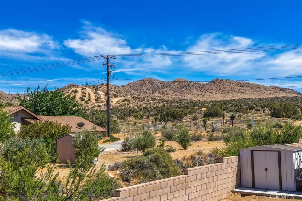 8469 Deer Yucca Valley, CA 92284