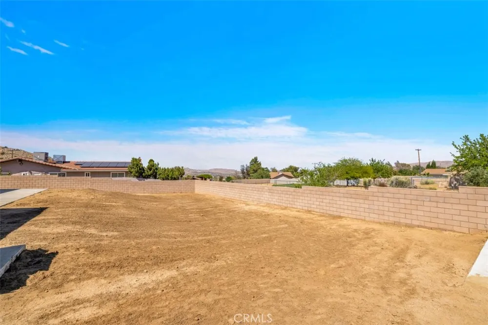 8469 Deer Yucca Valley, CA 92284