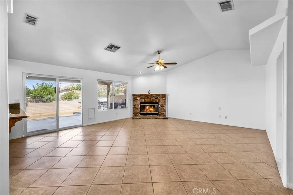 8469 Deer Yucca Valley, CA 92284