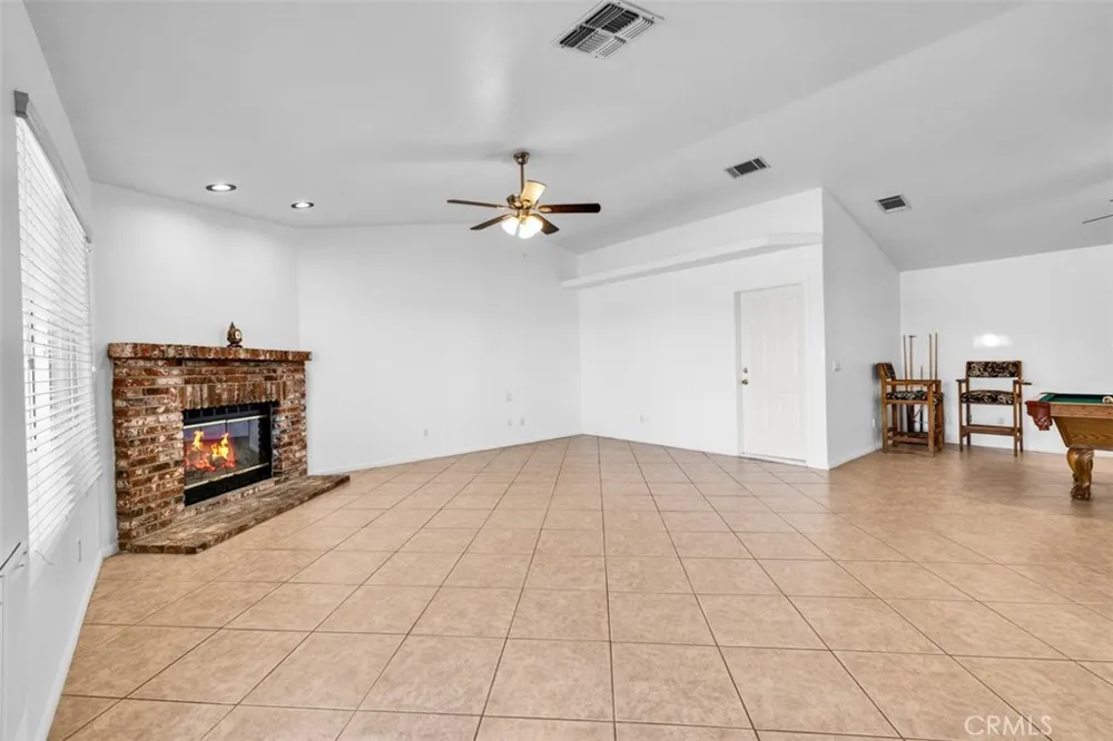 8469 Deer Yucca Valley, CA 92284