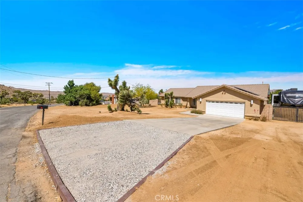 8469 Deer Yucca Valley, CA 92284