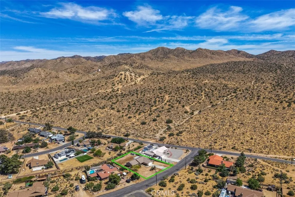 8469 Deer Yucca Valley, CA 92284