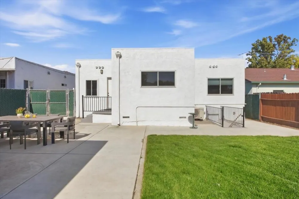 1130 Sevier Avenue Menlo Park, CA 94025