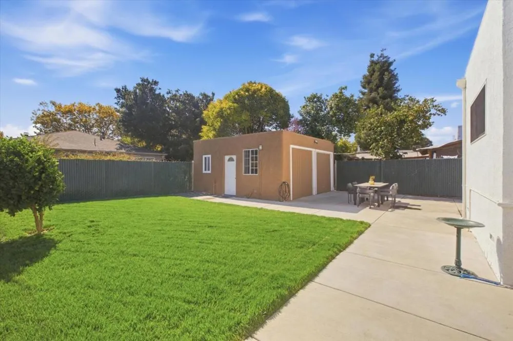 1130 Sevier Avenue Menlo Park, CA 94025