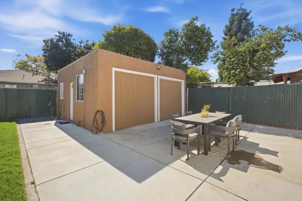 1130 Sevier Avenue Menlo Park, CA 94025