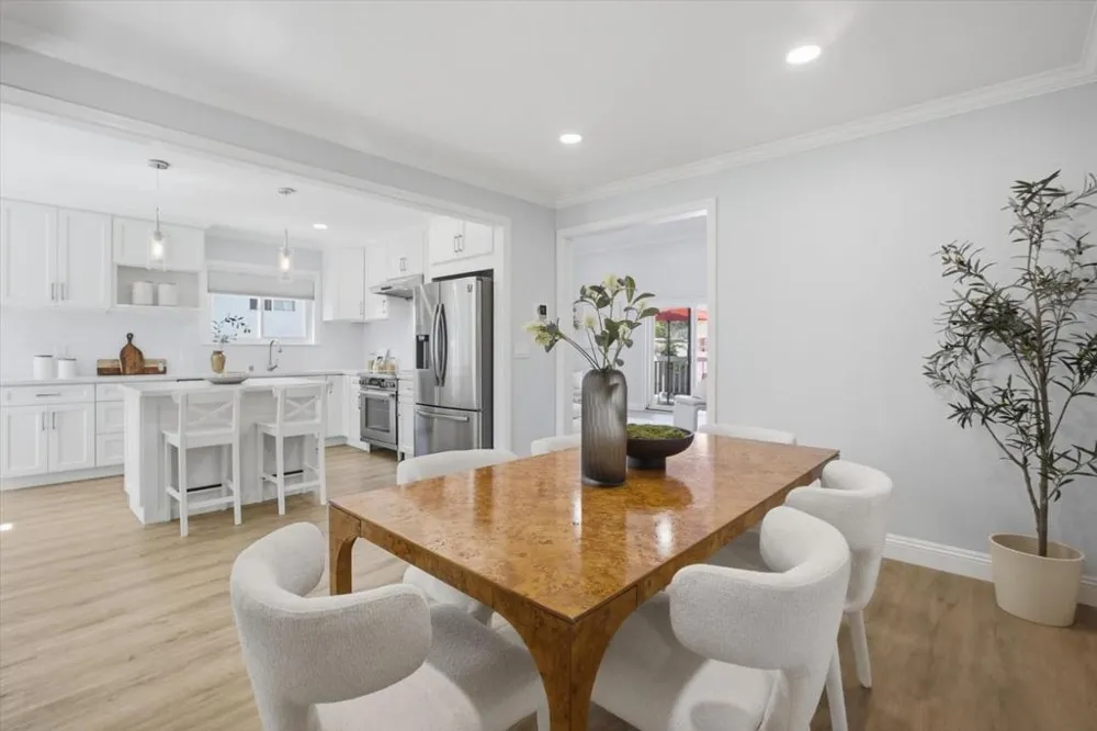 1130 Sevier Avenue Menlo Park, CA 94025