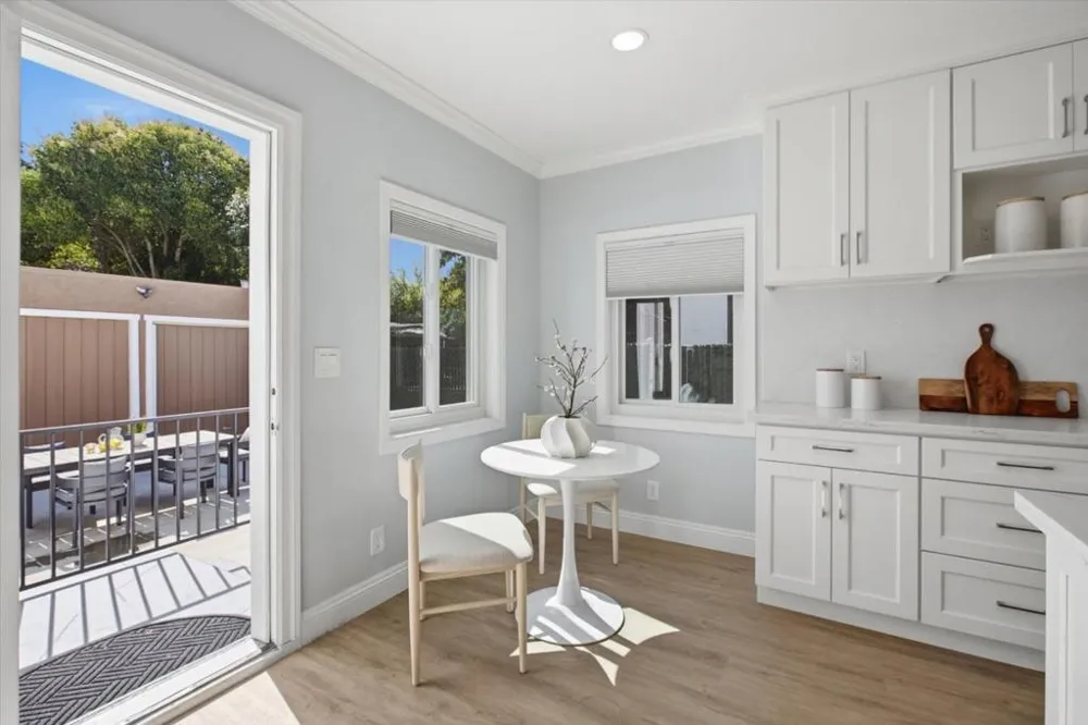1130 Sevier Avenue Menlo Park, CA 94025