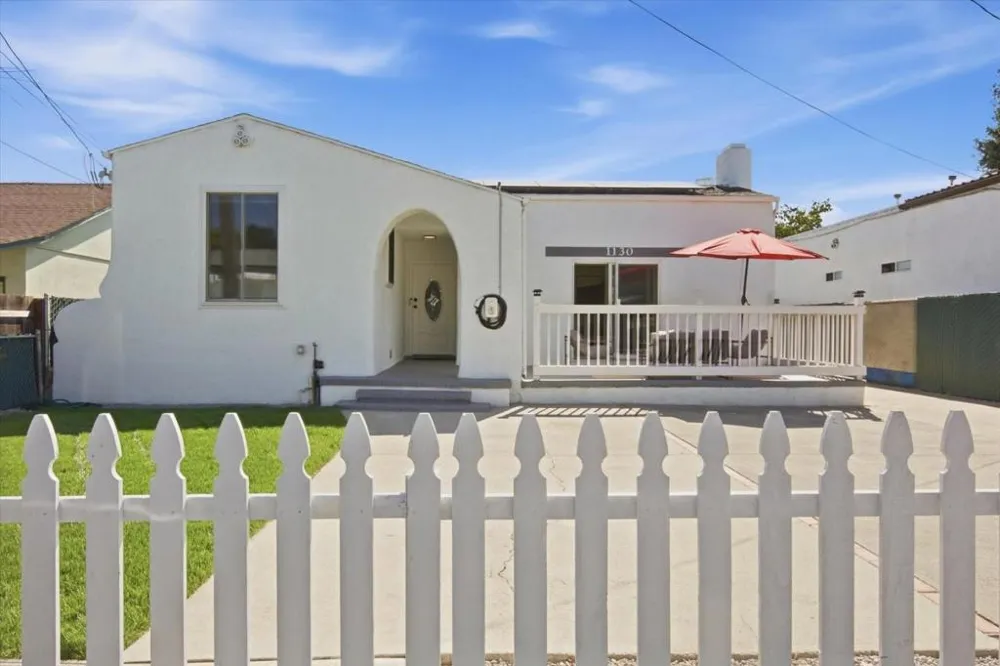 1130 Sevier Avenue Menlo Park, CA 94025