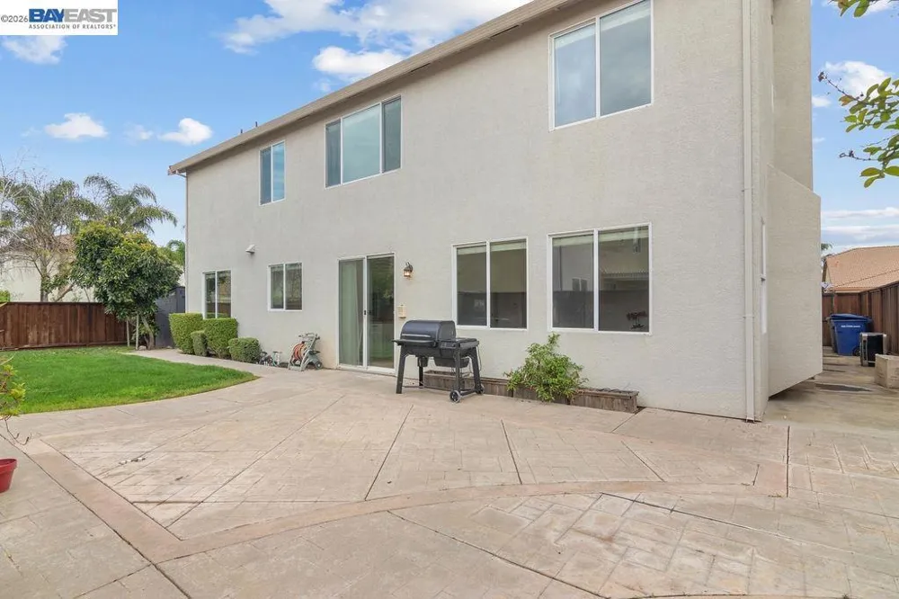 3400 Fallen Oak Dr Modesto, CA 95355