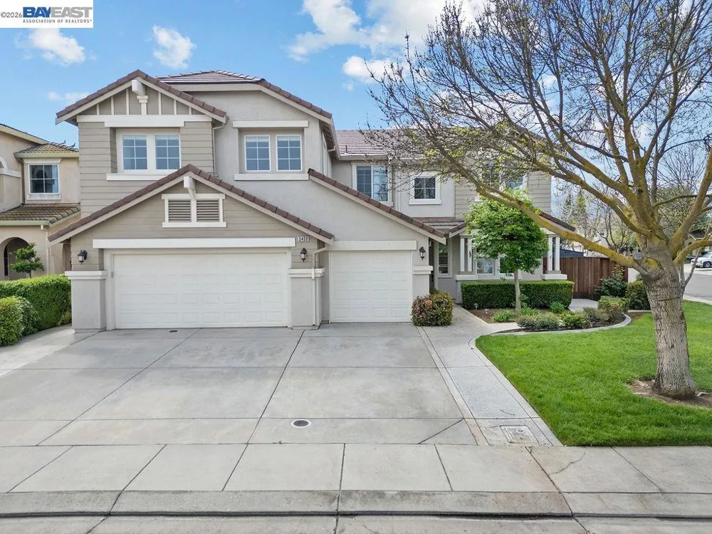 3400 Fallen Oak Dr Modesto, CA 95355